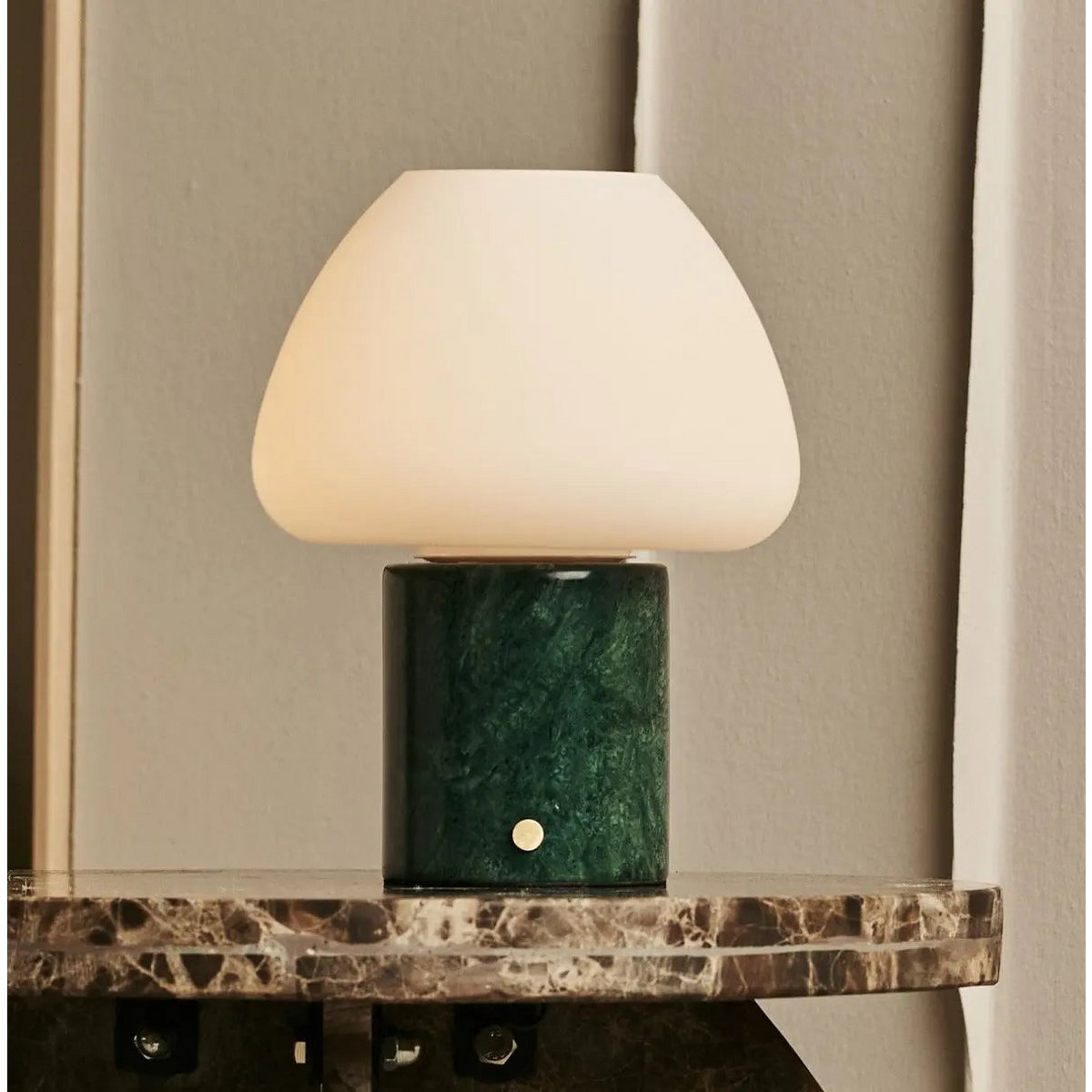 Ostade Groen – Verde Alpi Marmer Oplaadbare Tafellamp | Uniek, dimbaar en 3 lichtkleuren