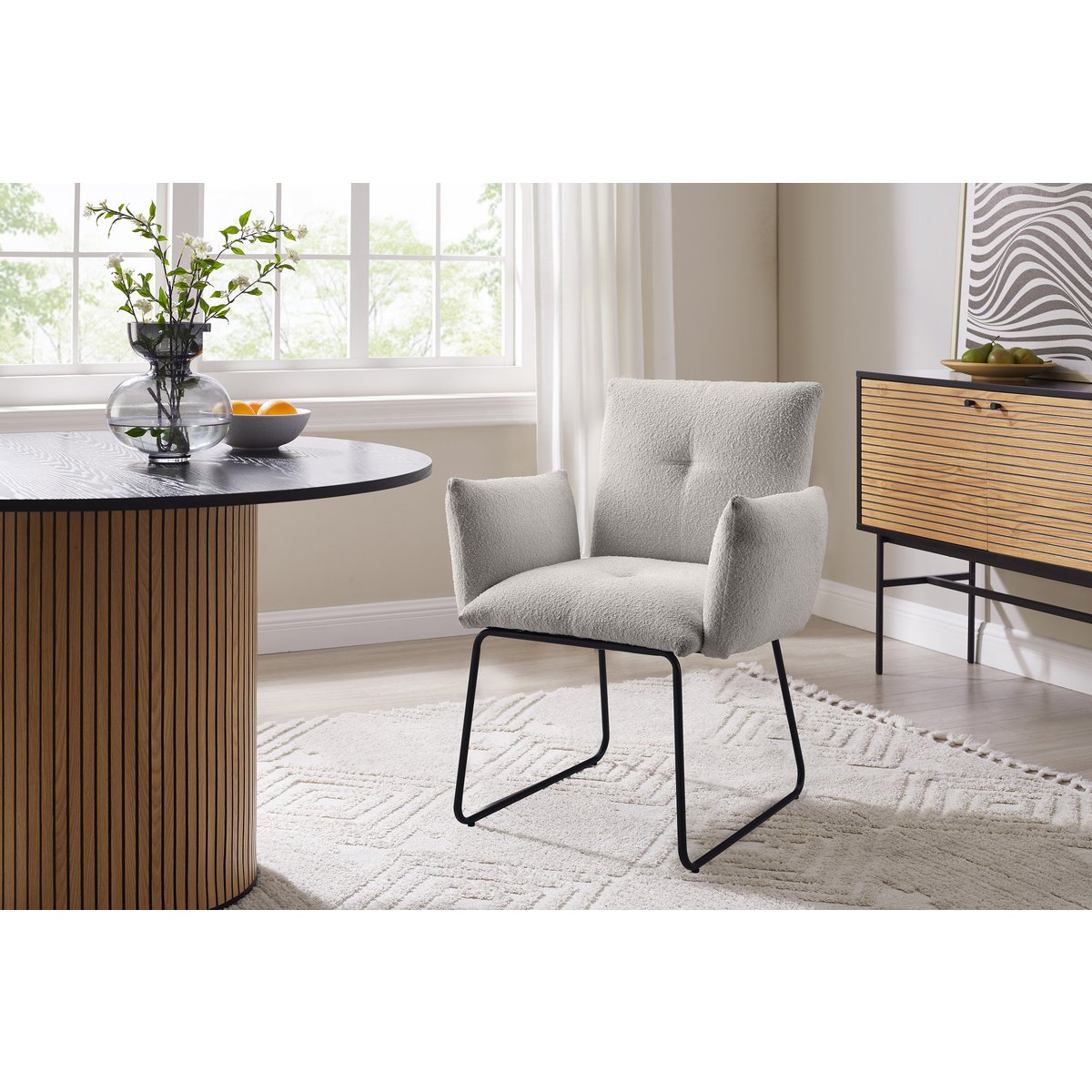 Eetkamerstoel Grijs met Zwart Sledeframe – Bouclé & Knoopstiksel - SalesFever - Casanovio