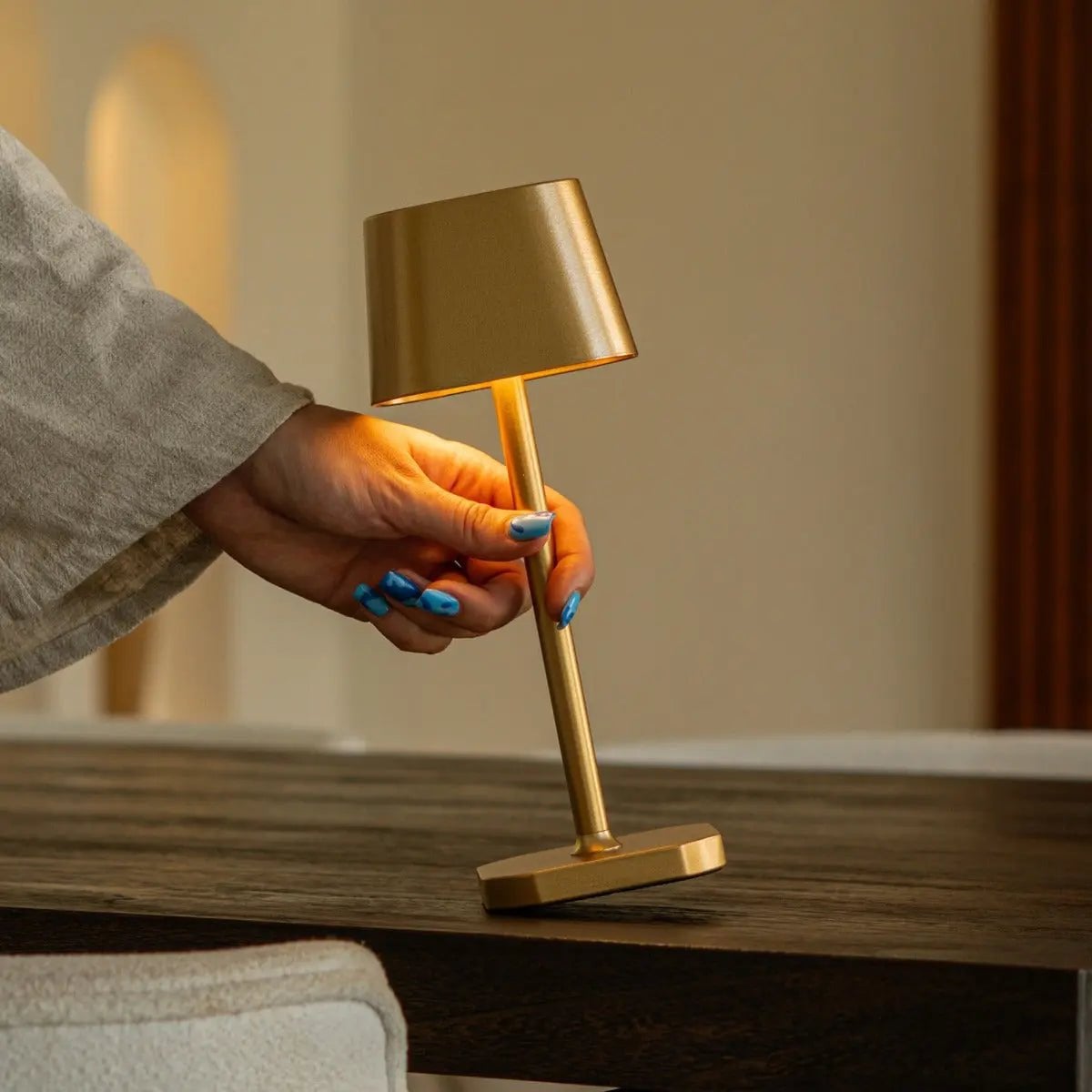 Ava Goud Oplaadbare Tafellamp | Draadloos, dimbaar en stijlvol
