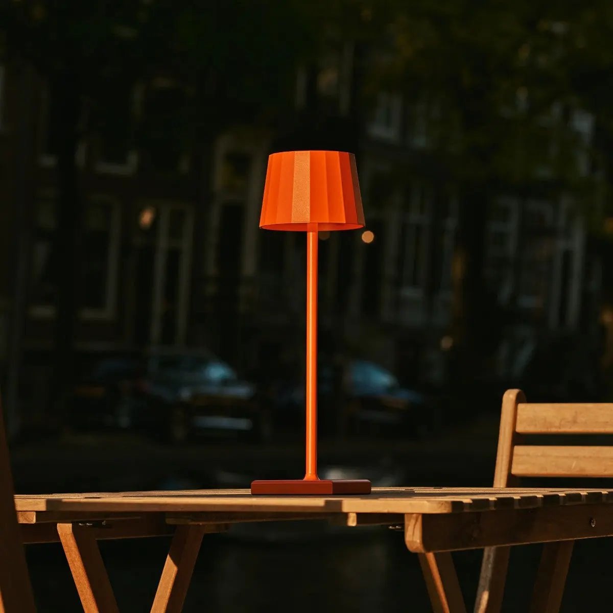 Wouter Oranjebloesem Oplaadbare Tafellamp | Draadloos opladen en batterijduur van 120 uur