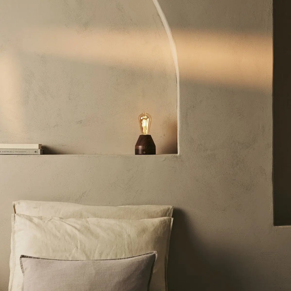 Zavi Walnoot Oplaadbare Tafellamp | LED, draadloos en batterijduur van 80 uur