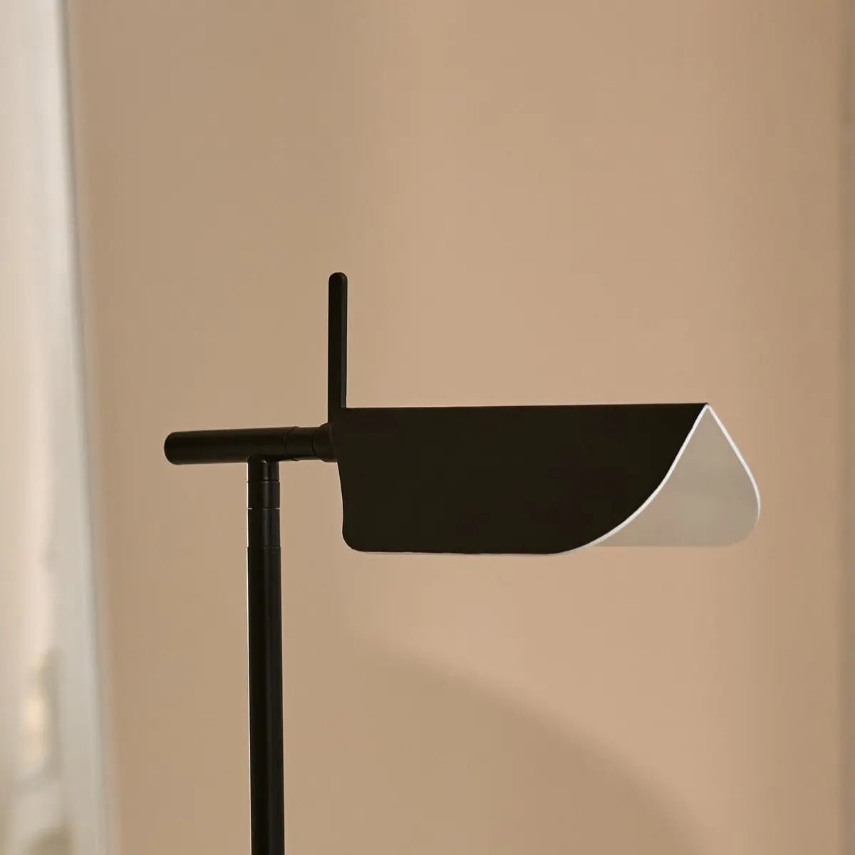 Marcello Zwart metalen dressoirlamp | Modern en Scandinavisch design