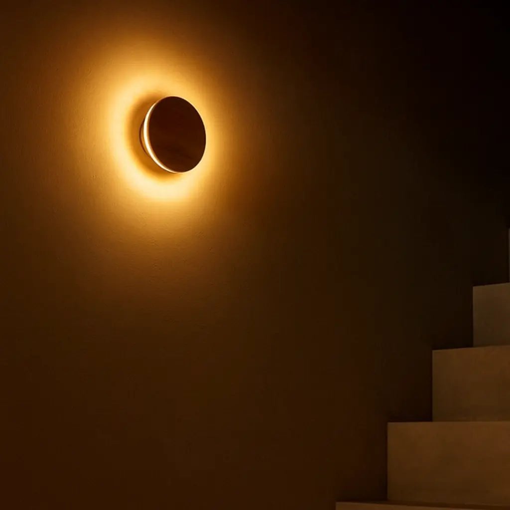 Lou Walnoot Snoerloze Wandlamp | Oplaadbaar en dimbaar met aanraakbediening