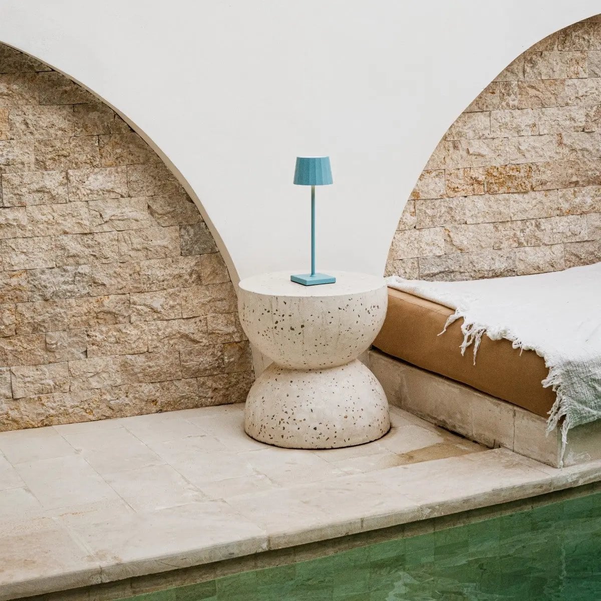 William Amsterdams Blauwe Oplaadbare Tafellamp | Dimbaar, batterijduur van 120 uur en USB-C