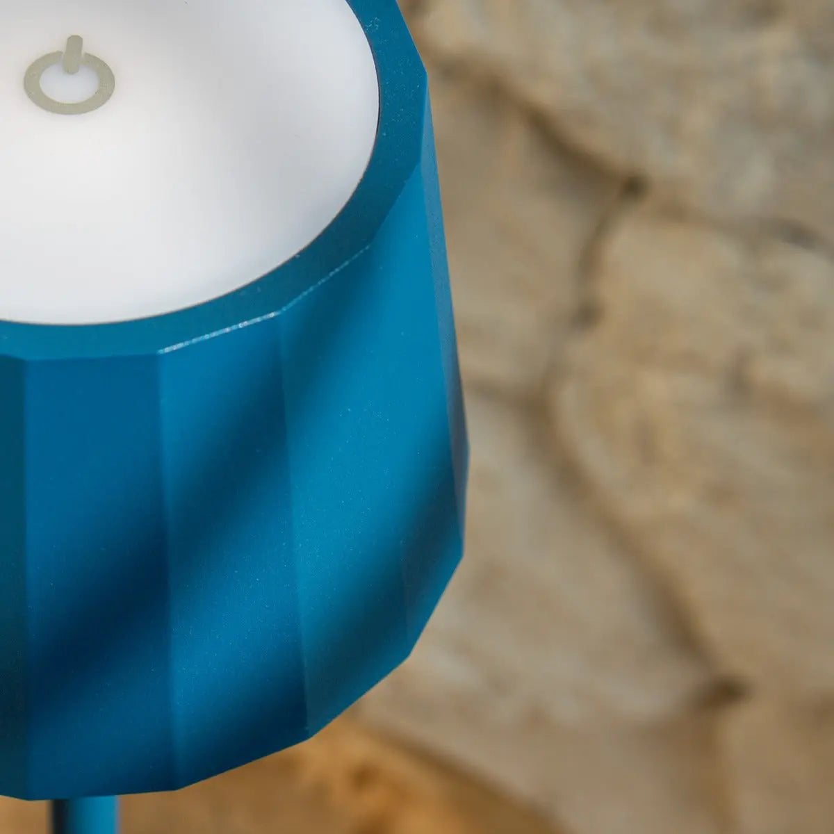 Wouter Delfts Blauw Oplaadbare Tafellamp | Draadloos opladen en batterijduur van 120 uur