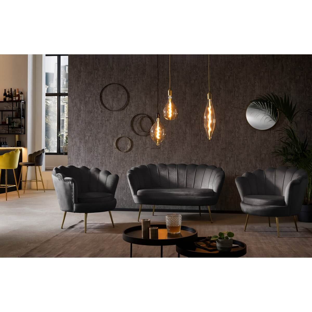 Black velvet shell armchair - SalesFever