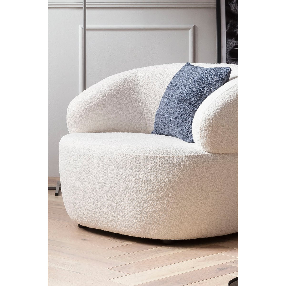 Bouclé Cocktailstoel Wit – Moderne Loungefauteuil met Kunststof Poten - SalesFever - Casanovio