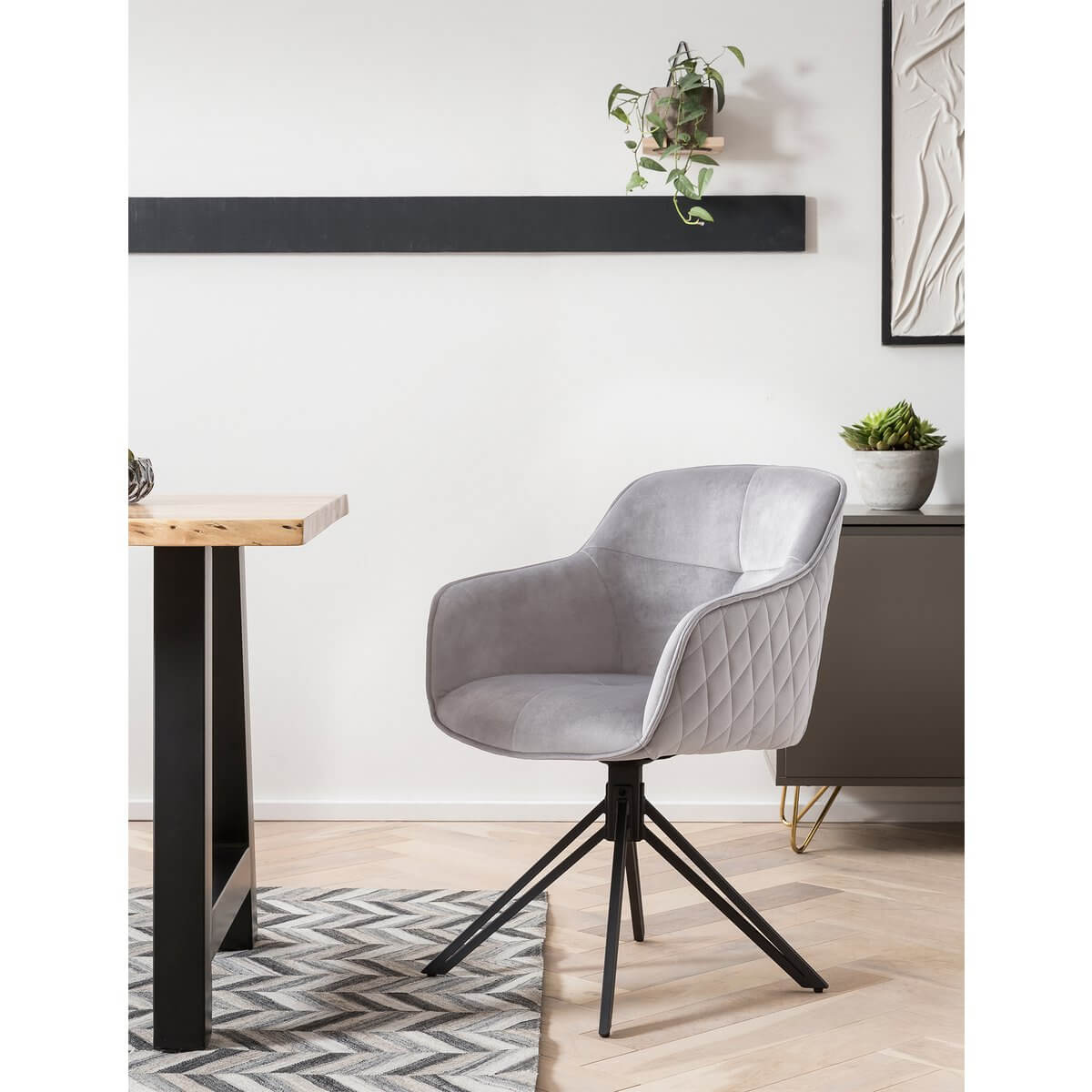 Armchair with honeycomb quilting in light gray - SalesFever