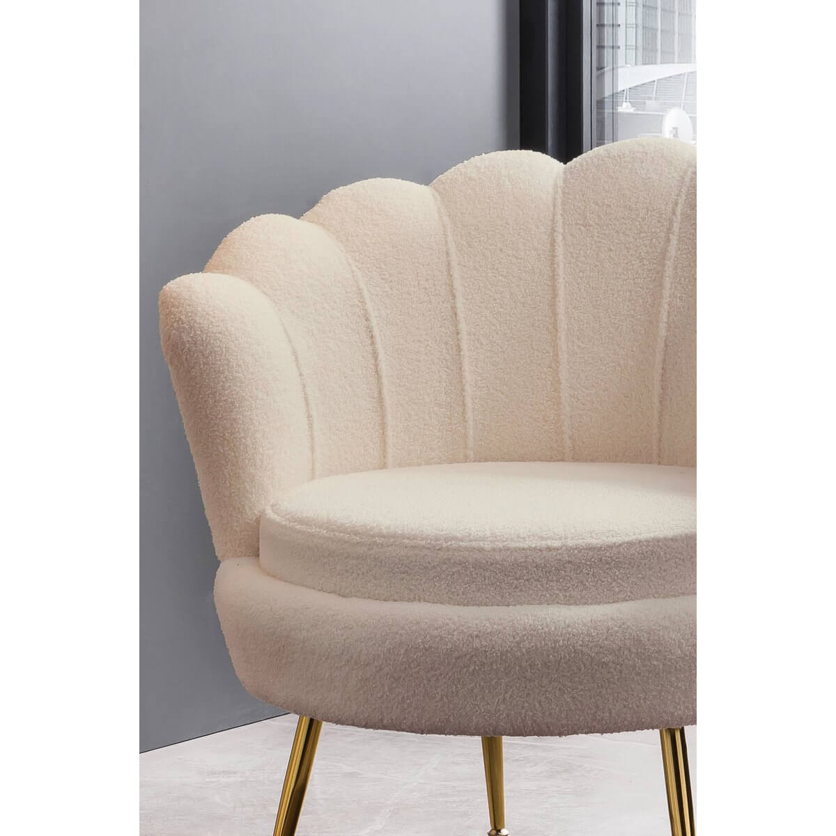 Muschelsessel mit Bouclé Stoff - SalesFever