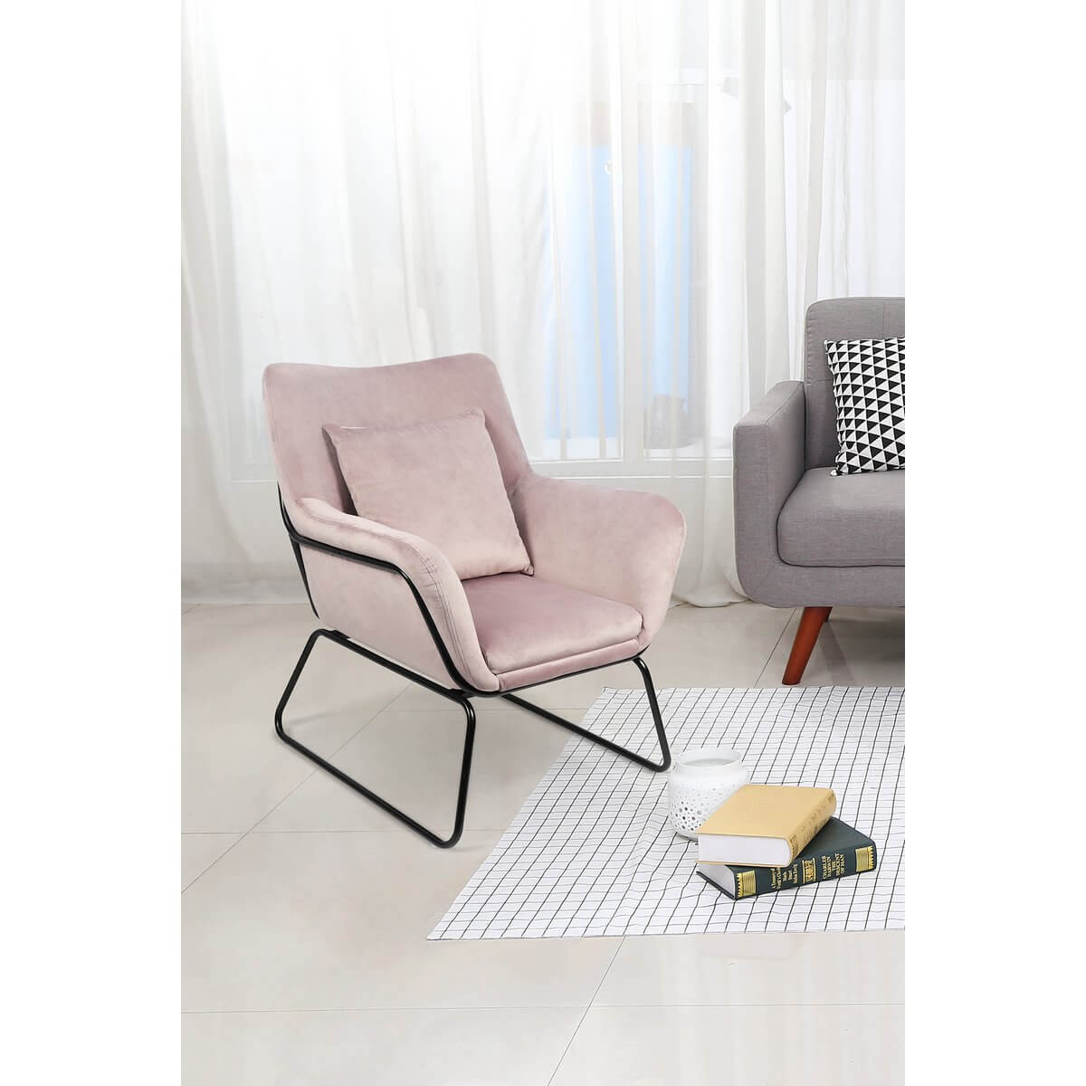 Relax armchair upholstered in Rose velvet - SalesFever
