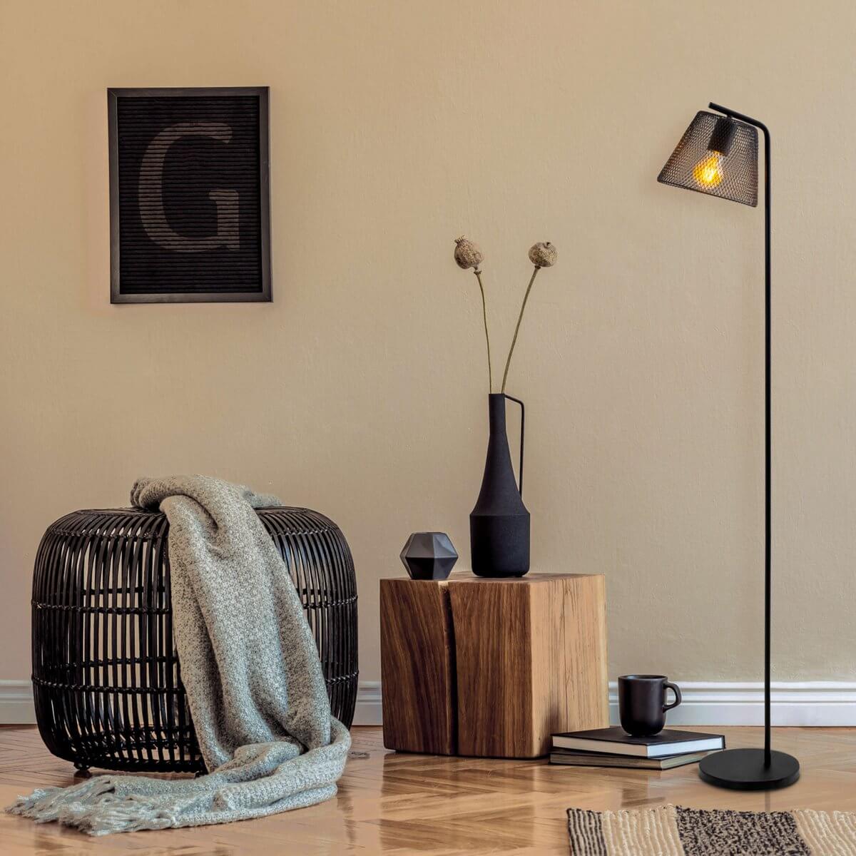 Staande Lamp Zwart – Modern Ontwerp Met Diffuus Licht