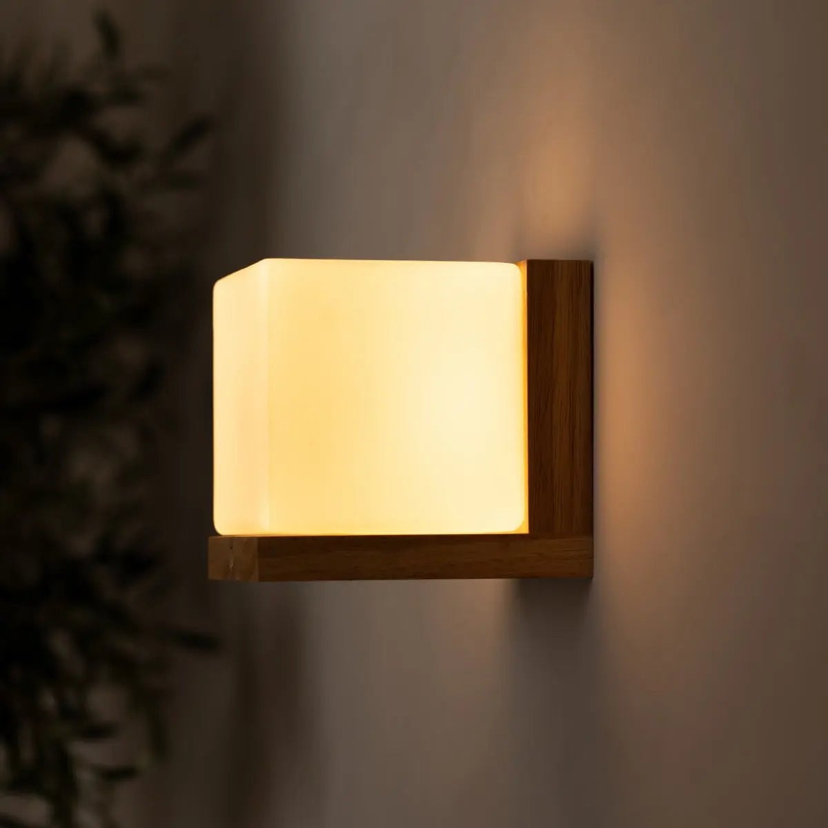 Lizzy Lichtbruine Oplaadbare Houten Wandlamp | Snoerloze, dimbare en stijlvolle verlichting
