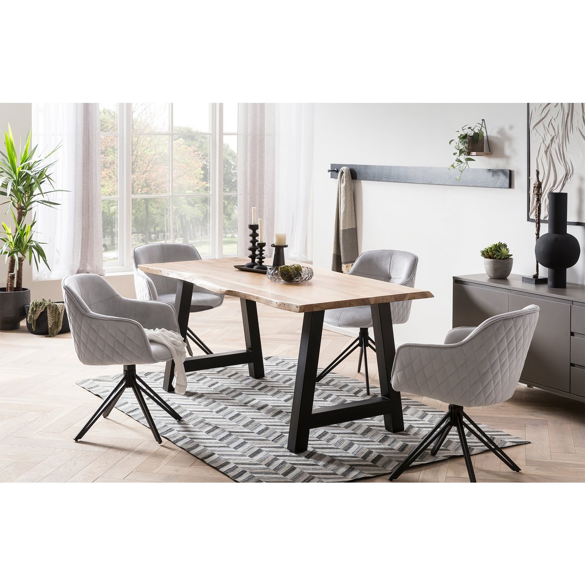 Draaistoel Lichtgrijs met Zwart Metalen Frame – Fluweel & Honingraatstikse - SalesFever - Casanovio