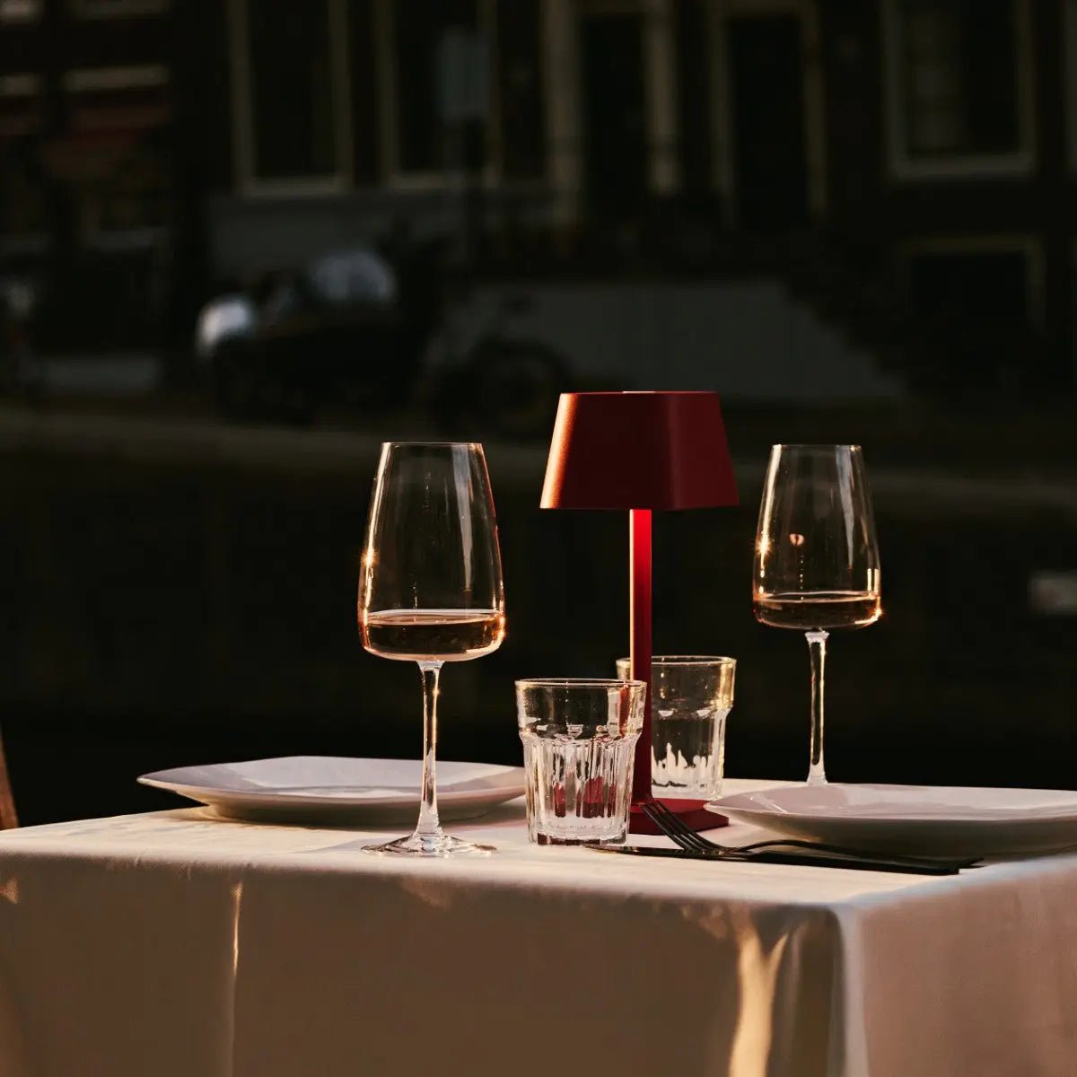 Ava Berry Rode Oplaadbare Tafellamp | Stijlvol, draadloos en dimbaar