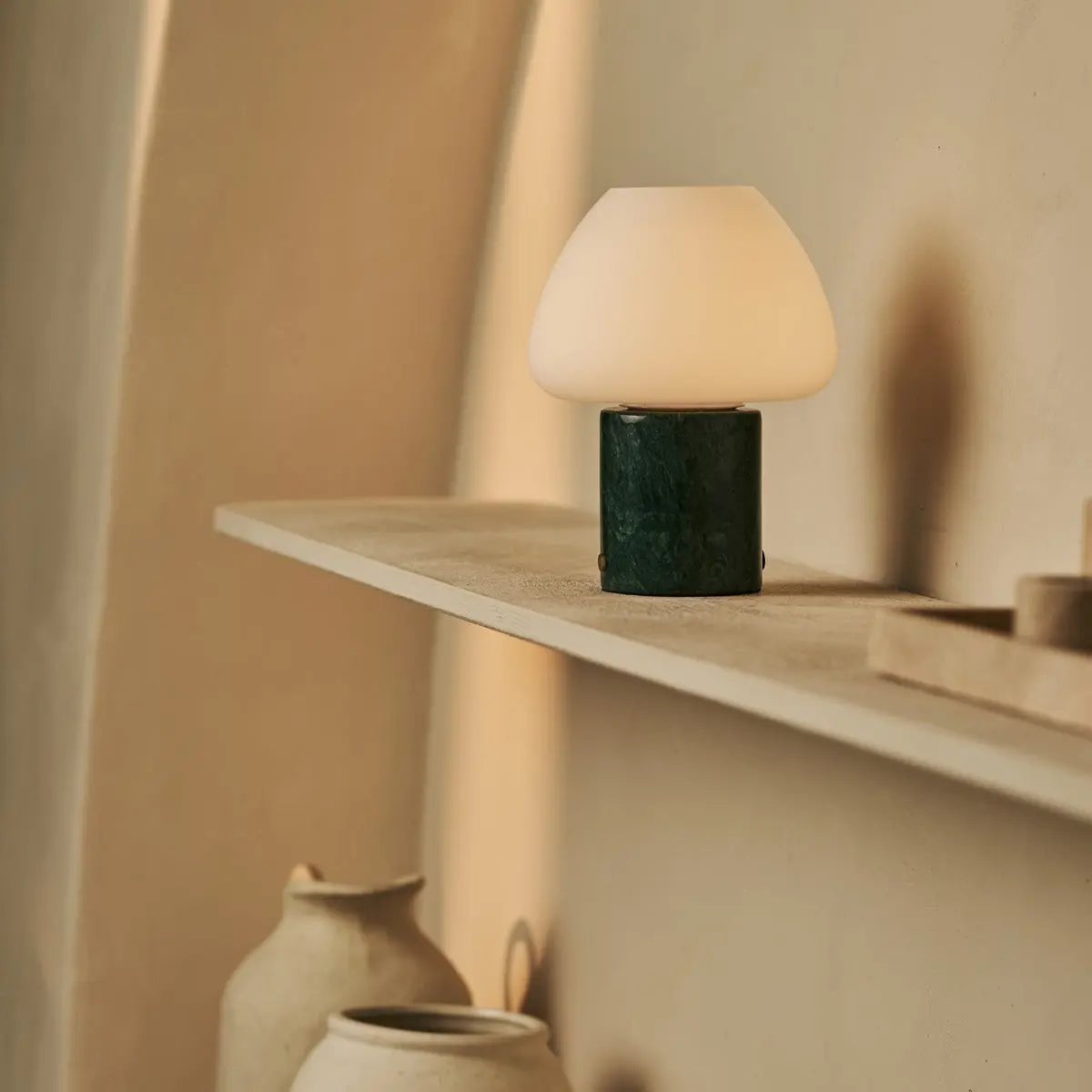 Ostade Groen – Verde Alpi Marmer Oplaadbare Tafellamp | Uniek, dimbaar en 3 lichtkleuren