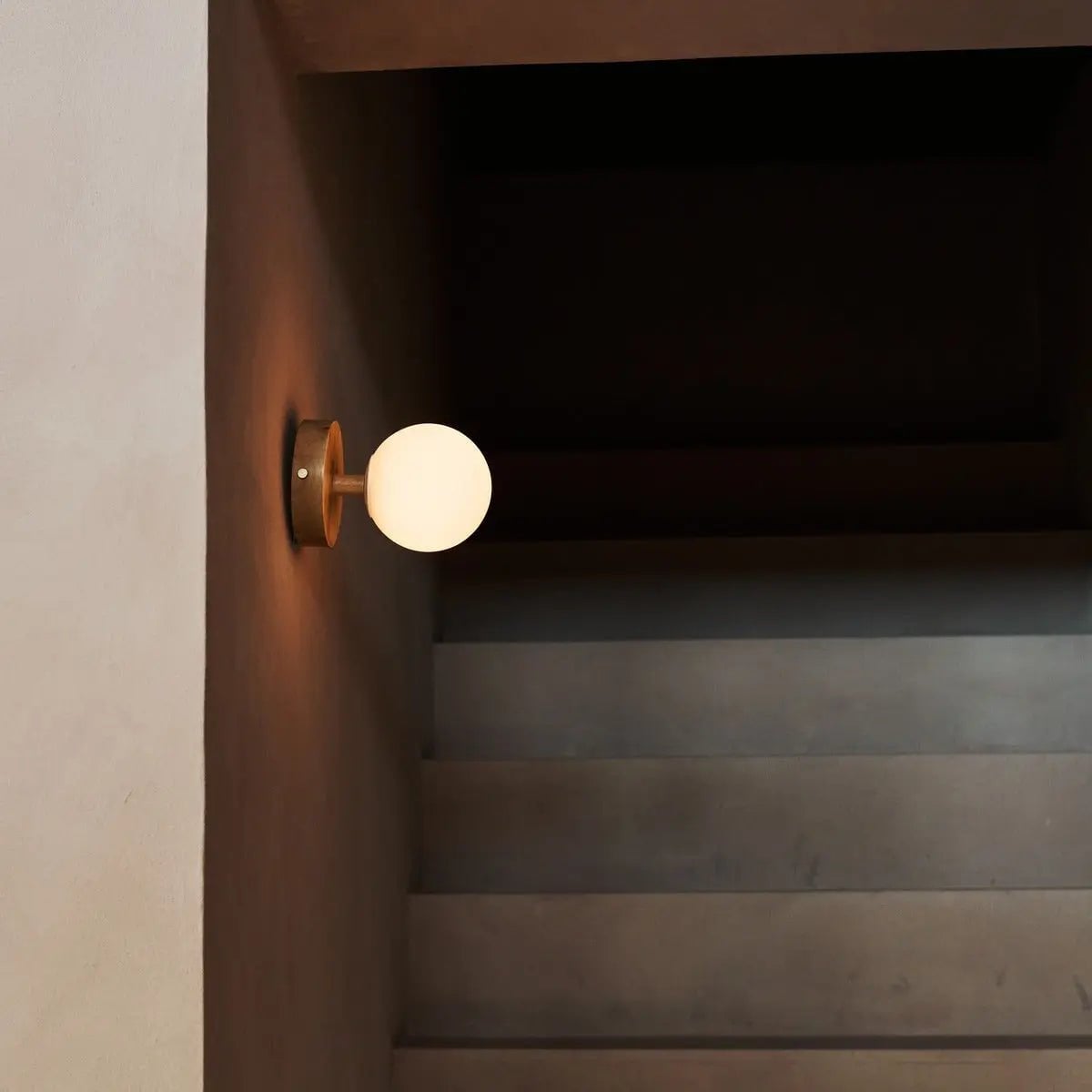 Richella Lichtbruine Houten & Glazen Wandlamp | Oplaadbaar en draadloos