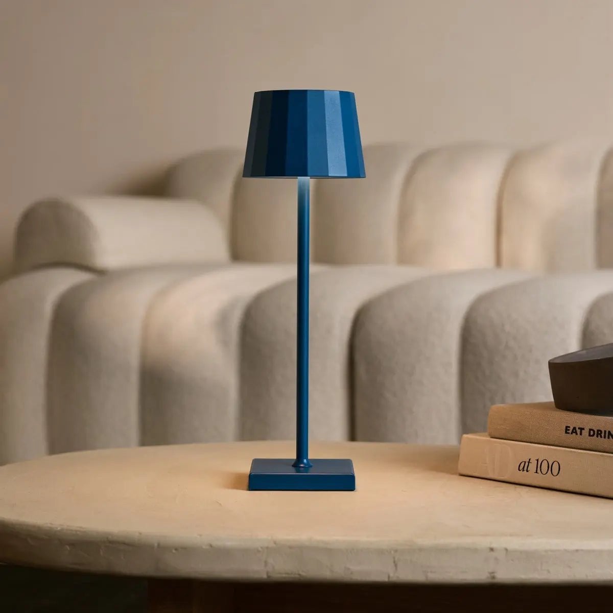 Wouter Delfts Blauw Oplaadbare Tafellamp | Draadloos opladen en batterijduur van 120 uur