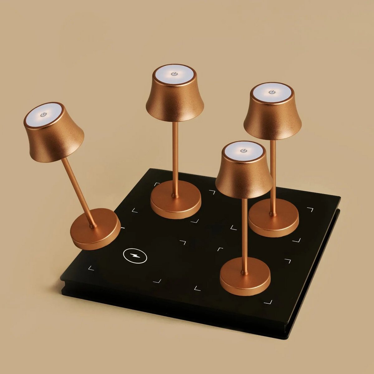 Combiset | 4 x De Pijp Mini Koperen Oplaadbare Tafellampen & 1 x Amstel Oplaadstation