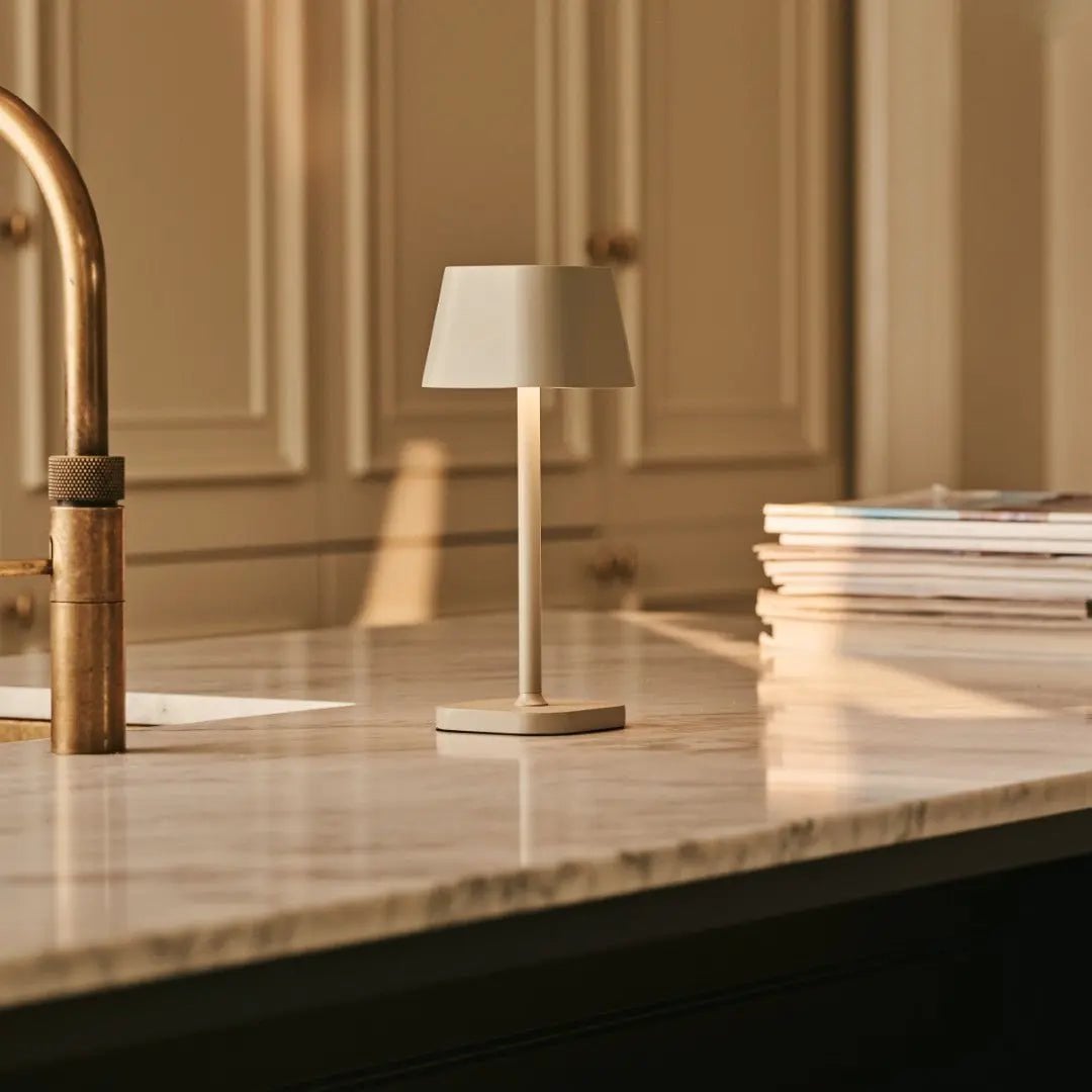 Ava Shadow Gray - Oplaadbare tafellamp | Stijlvol, draadloos en dimbaar