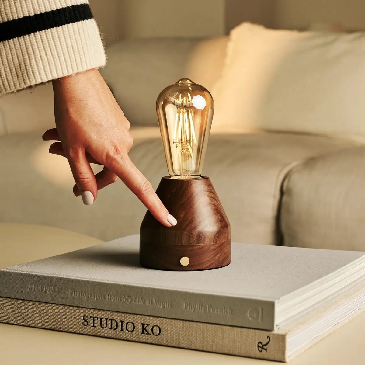 Zavi Walnoot Oplaadbare Tafellamp | LED, draadloos en batterijduur van 80 uur