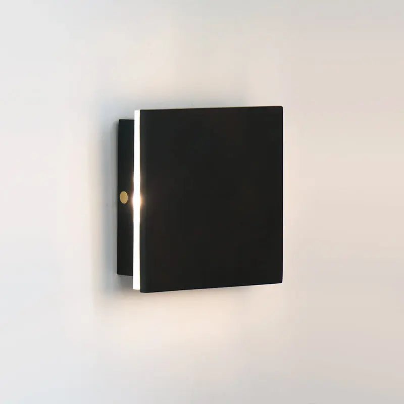 Lane Black draadloze wandlamp – Oplaadbare en dimbare lamp van natuurlijk hout