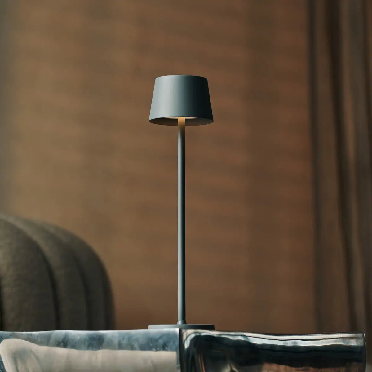 Combiset Professioneel | 8 x Vondel Mini Mouse grijze oplaadbare tafellampen en 1 x Central Station-oplaadstation