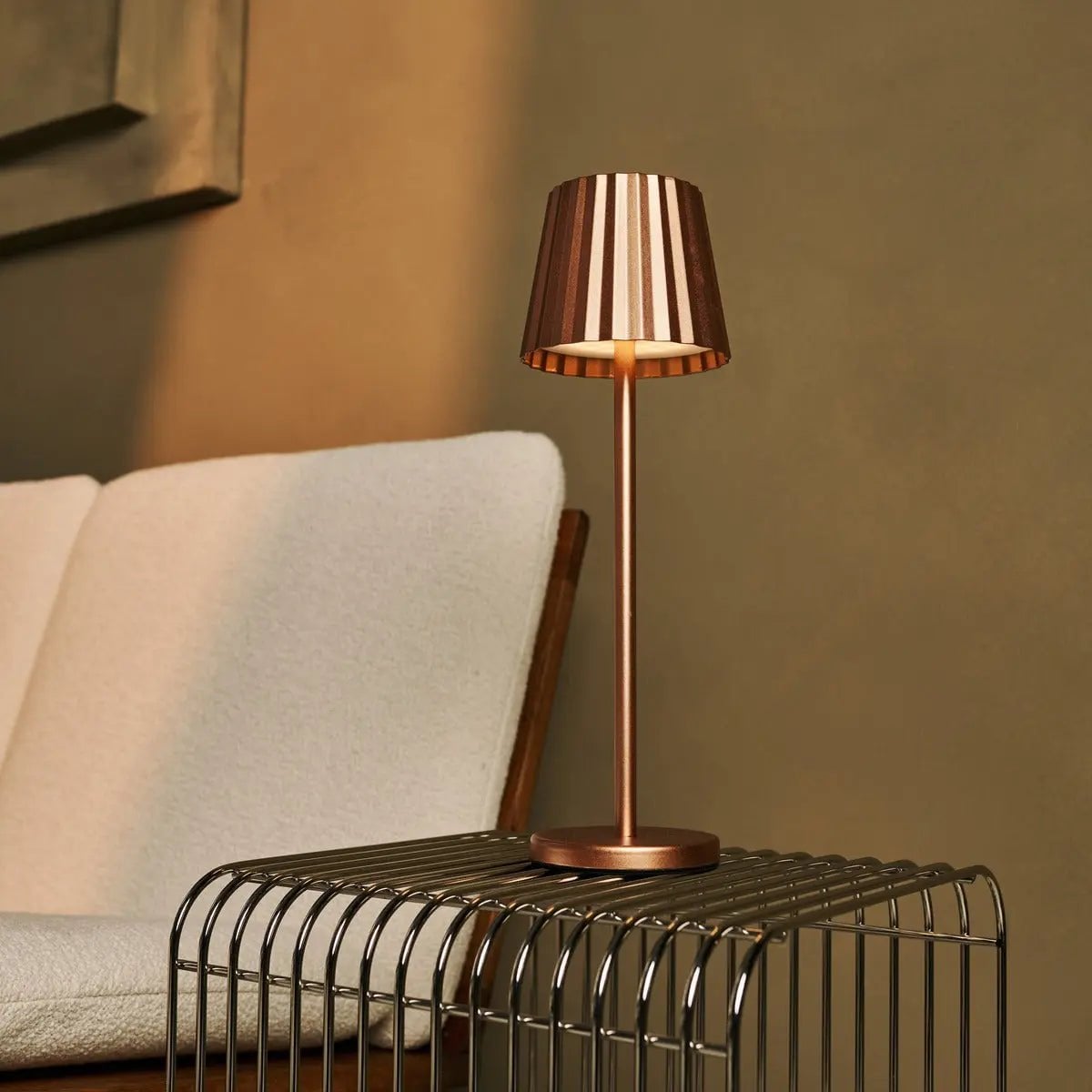 Combiset Professioneel | 4 x Maya koperen oplaadbare tafellampen en 1 x Amstel laadstation