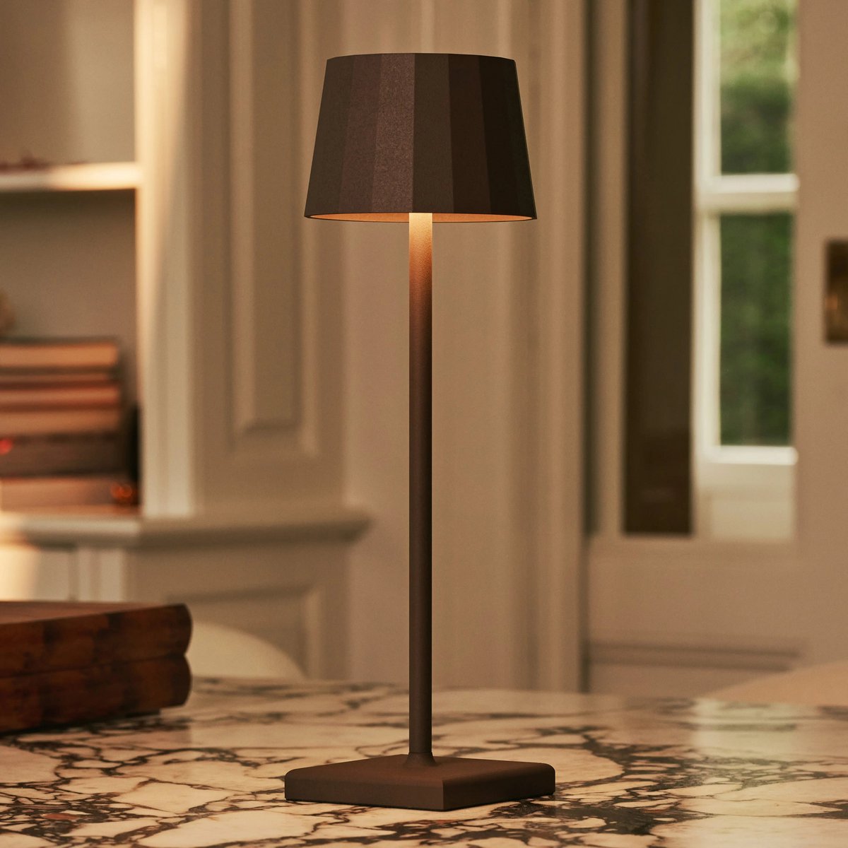 Wouter Mokka Bruin Oplaadbare Tafellamp | Draadloos opladen en batterijduur van 120 uur