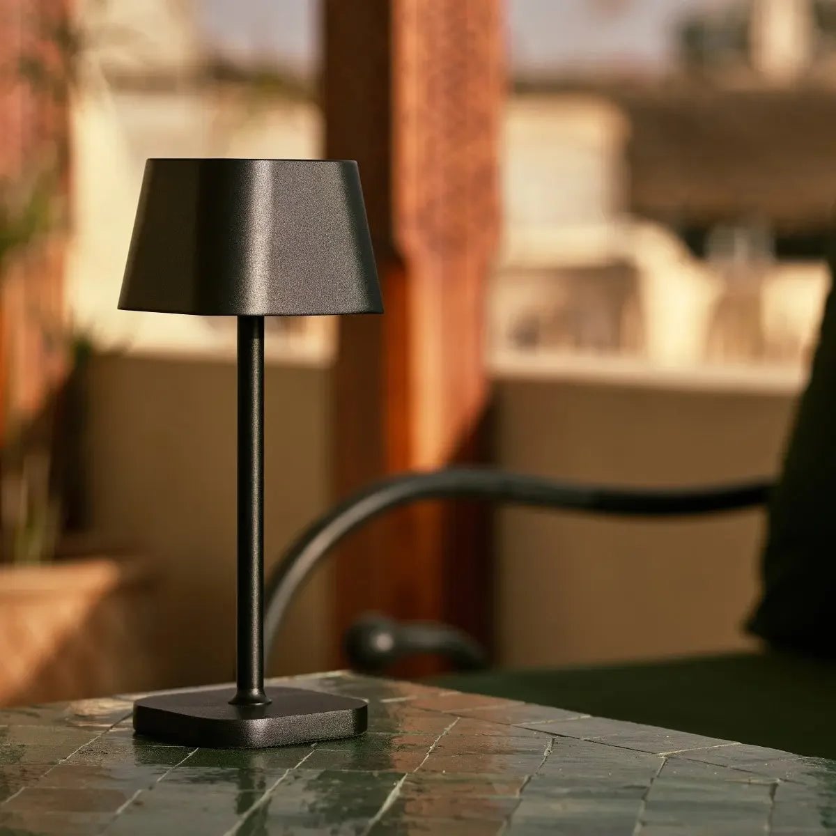 Ava Zwarte Oplaadbare Tafellamp | Slanke draadloze verlichtingsoplossing