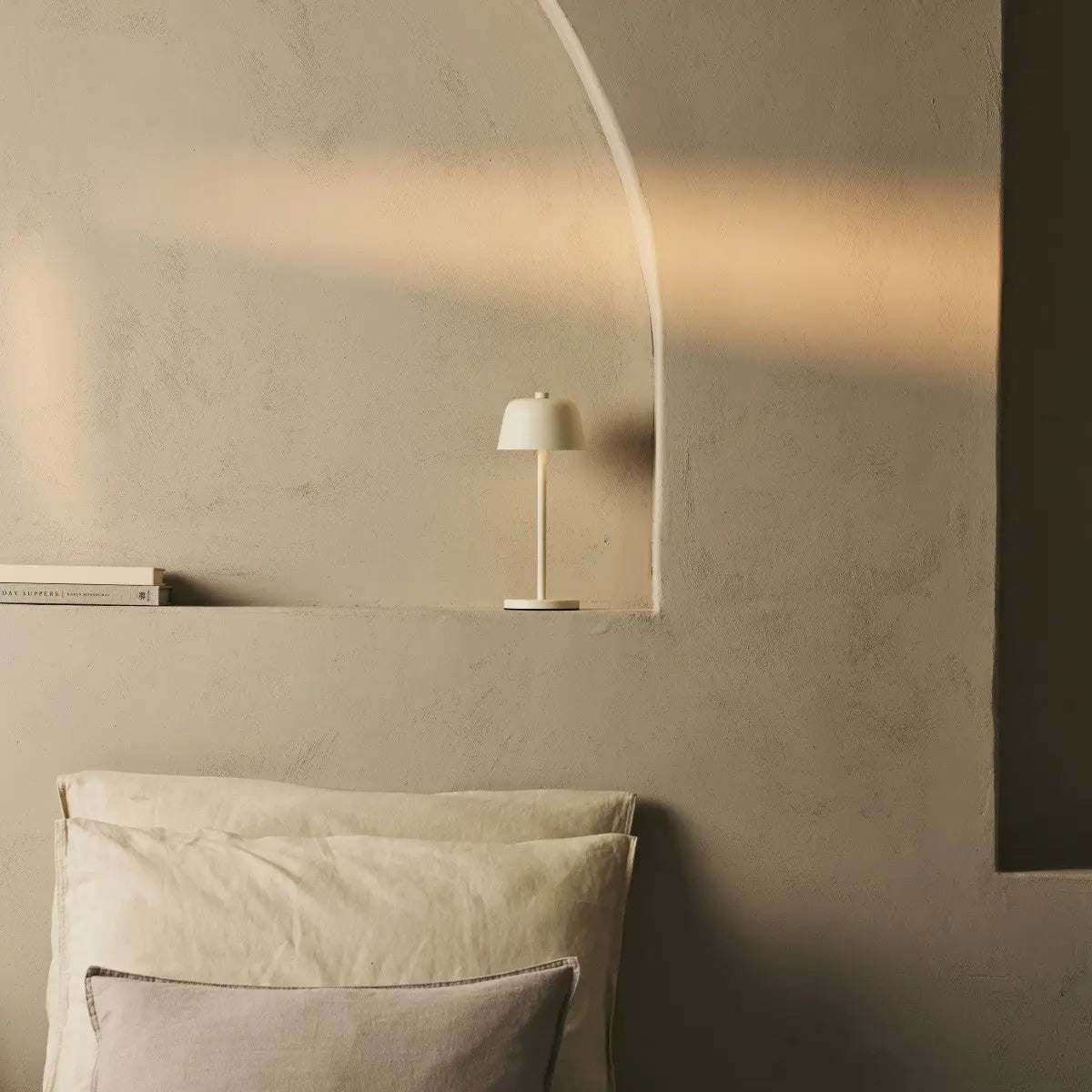 Anton vanille oplaadbare tafellamp | Stijlvolle en draadloze verlichting