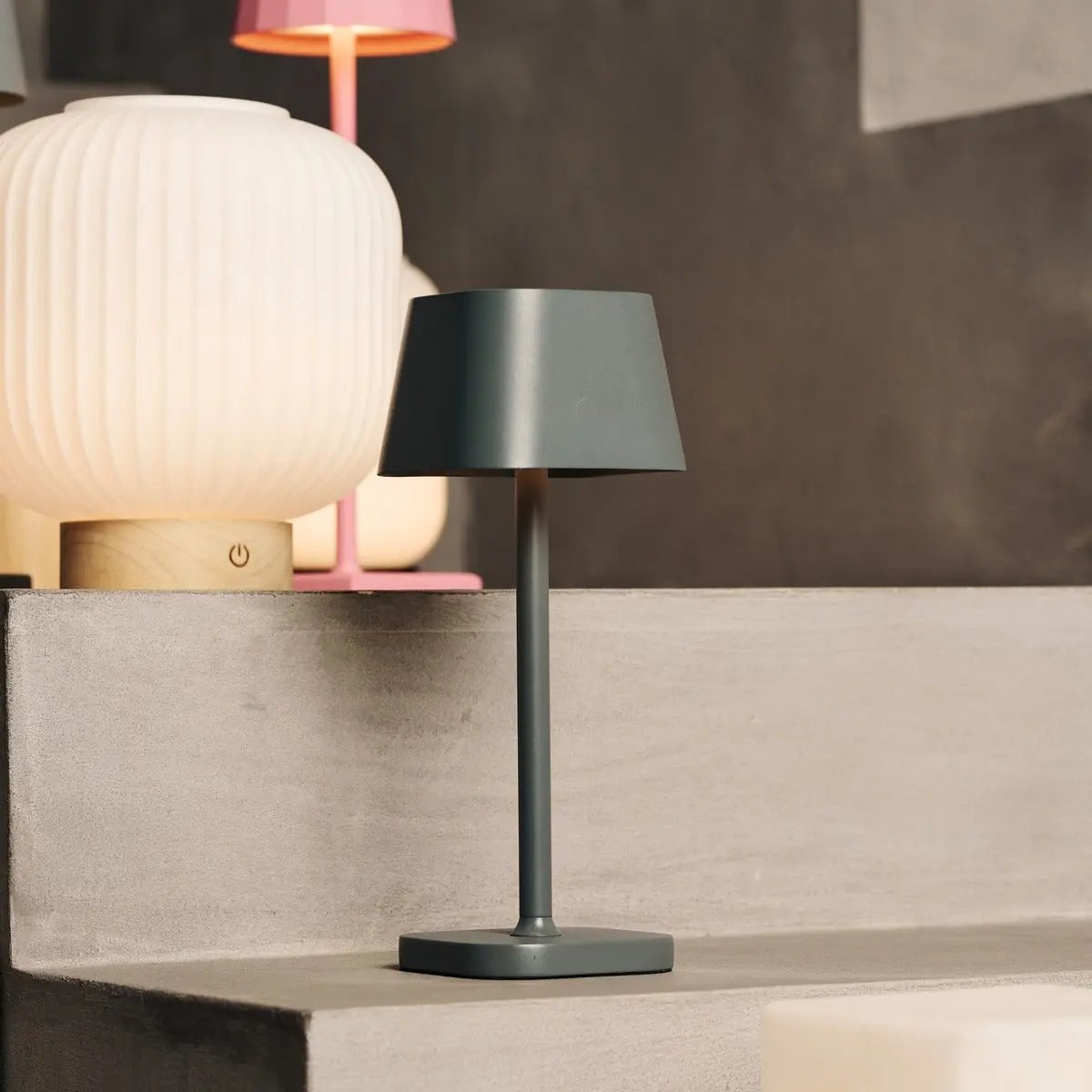 Ava Stone Gray - Oplaadbare tafellamp | Stijlvol, draadloos lamp en dimbaar