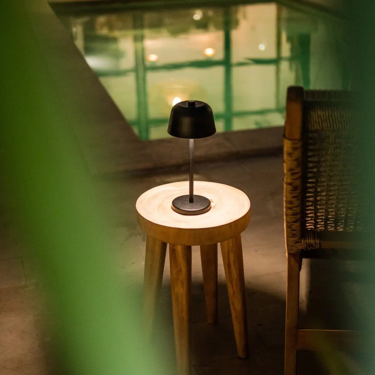 Anton Zwarte Oplaadbare Tafellamp | Stijlvolle en draadloze verlichting