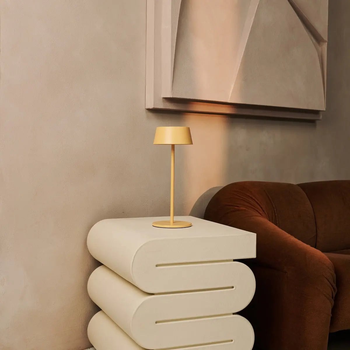 Hugo Amber Geel Oplaadbare Ijzeren Tafellamp | Dimbaar, stijlvol en draadloos