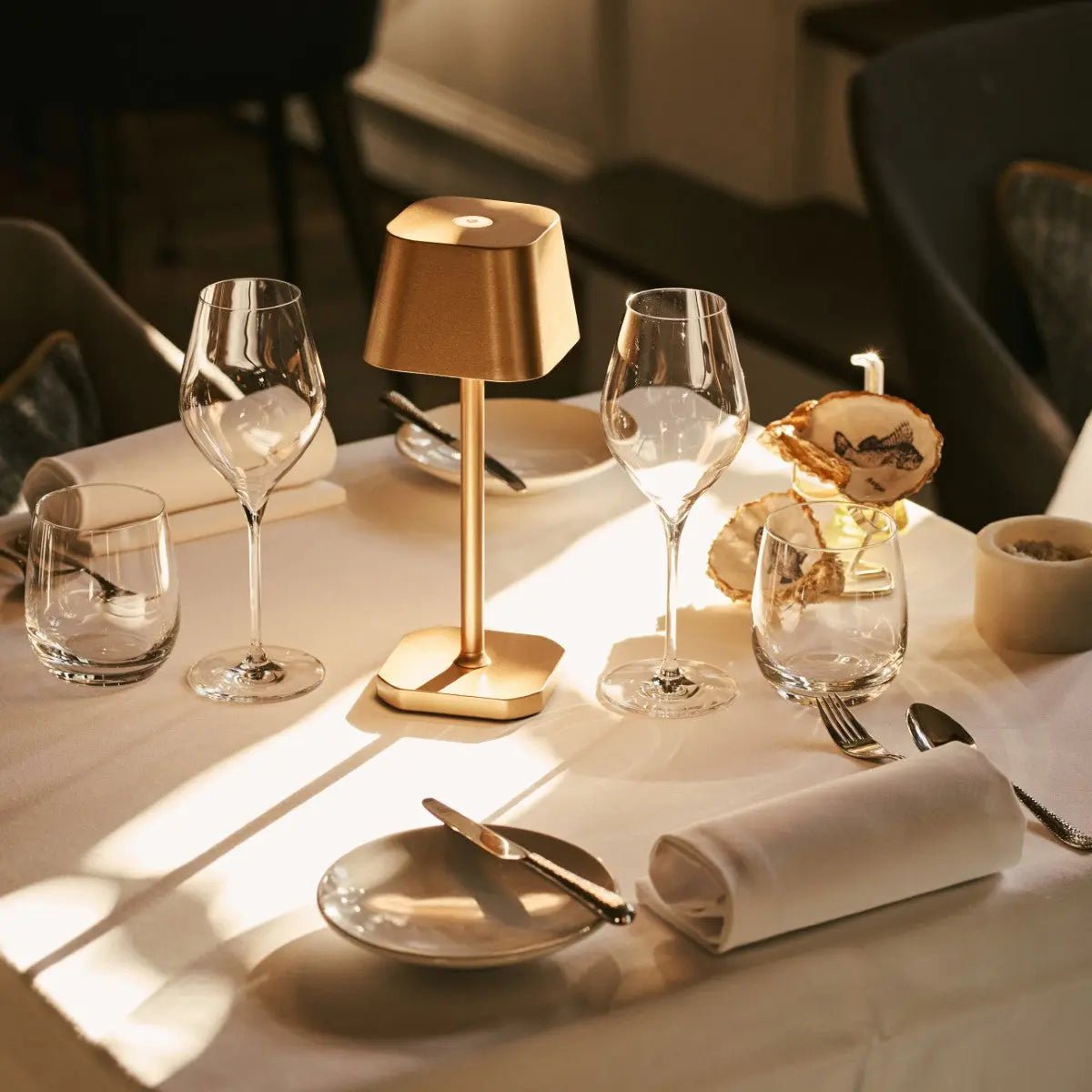 Ava Goud Oplaadbare Tafellamp | Draadloos, dimbaar en stijlvol