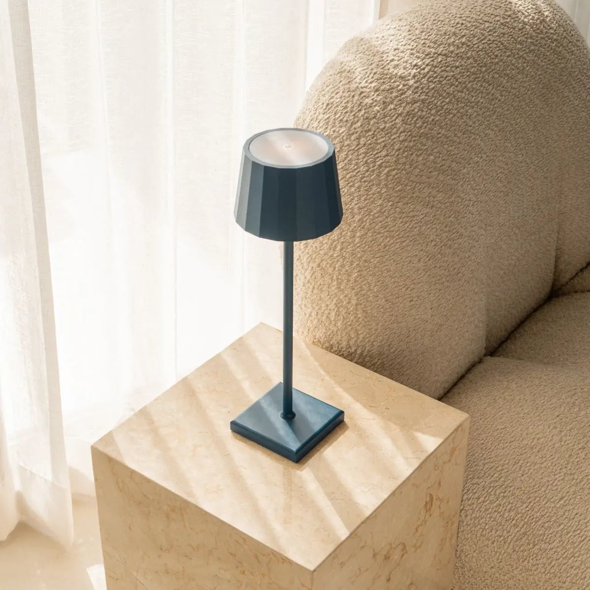 Wouter Delfts Blauw Oplaadbare Tafellamp | Draadloos opladen en batterijduur van 120 uur