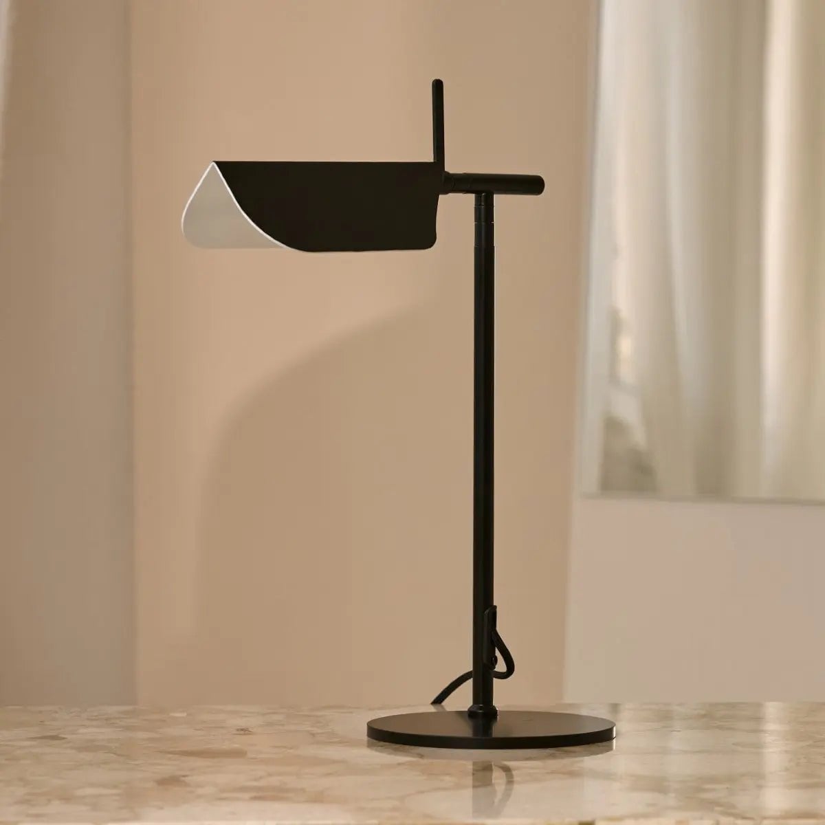 Marcello Zwart metalen dressoirlamp | Modern en Scandinavisch design