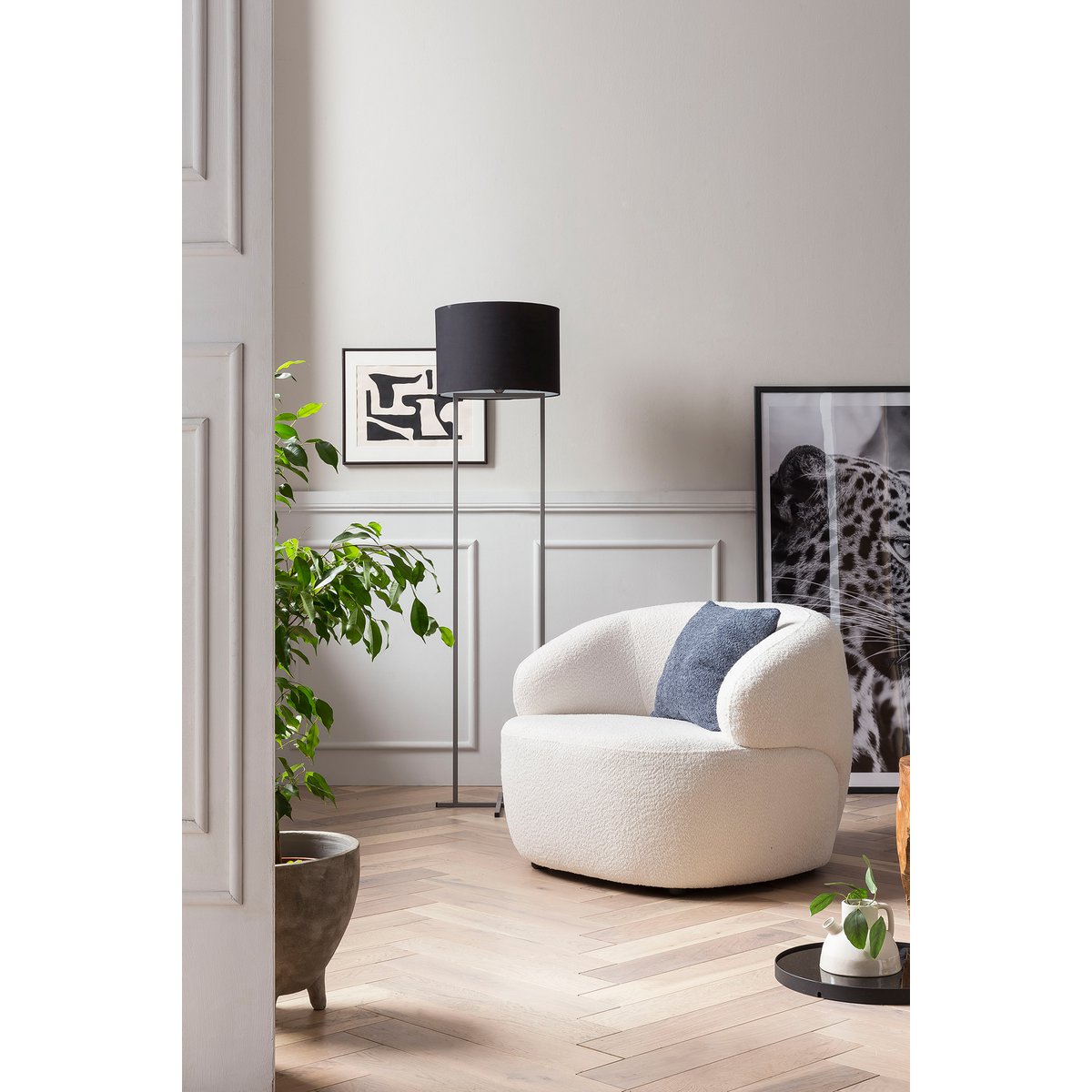 Bouclé Cocktailstoel Wit – Moderne Loungefauteuil met Kunststof Poten - SalesFever - Casanovio