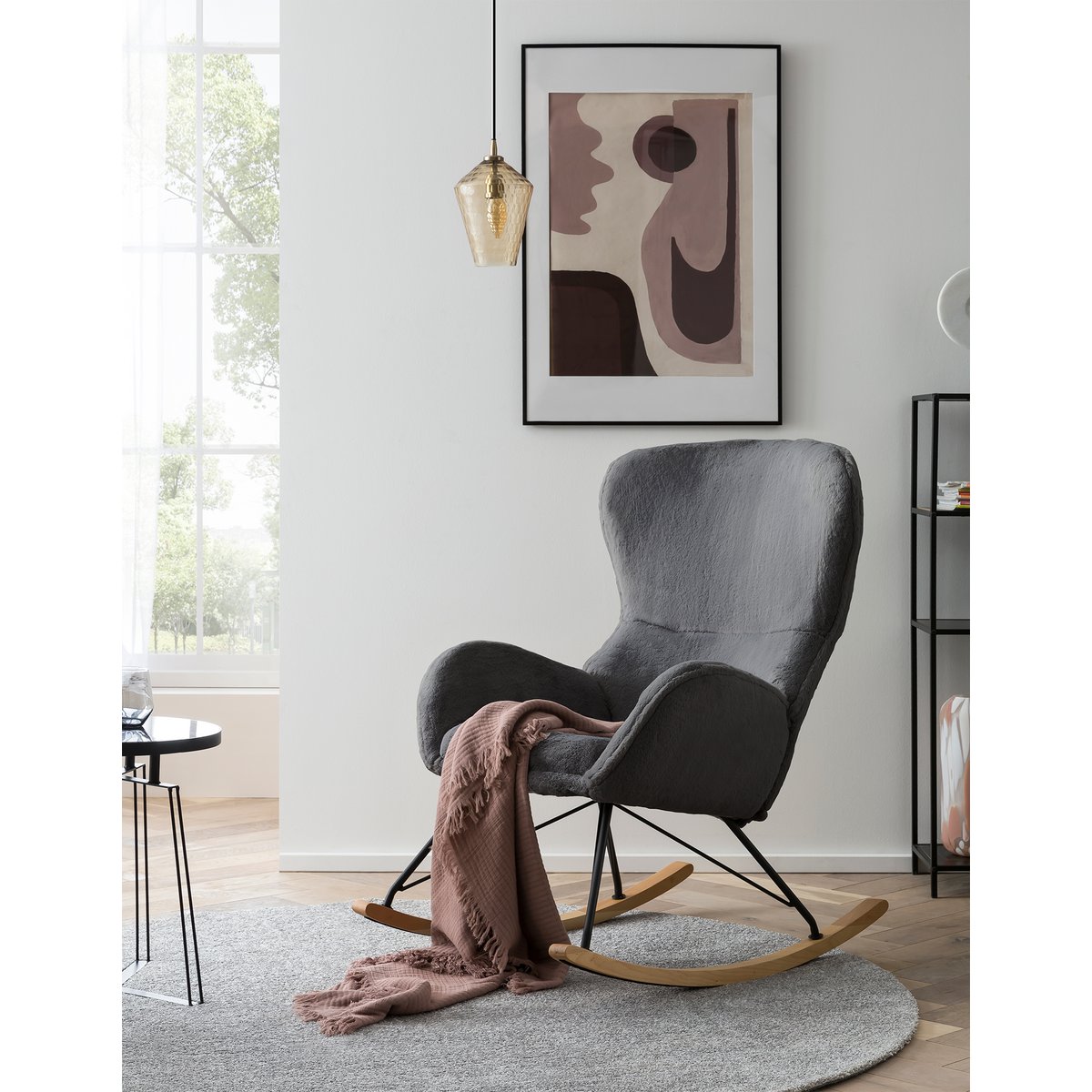 Schommelstoel Grijs – Lamsvachtlook met Houten Kufen - SalesFever - Casanovio