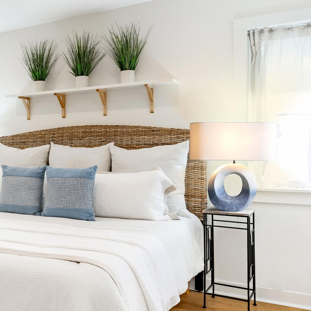 Table lamp ceramic/linen blue/white - SalesFever