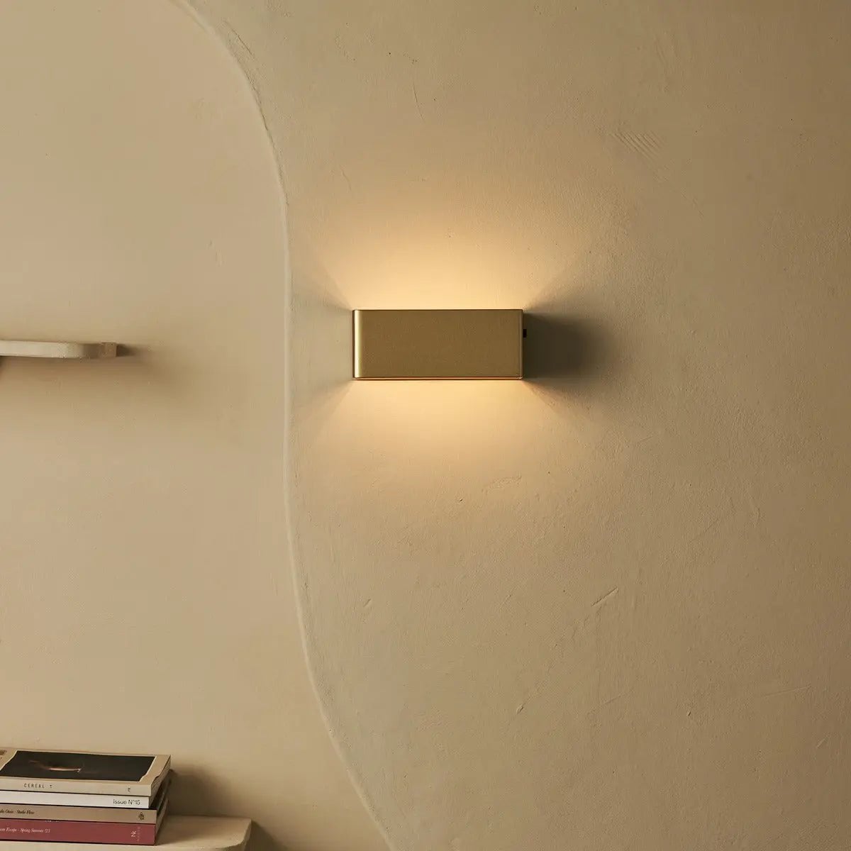 Tessa Goud Oplaadbare Wandlamp | Bewegingssensor, 20 lichtmodi Afstandsbediening