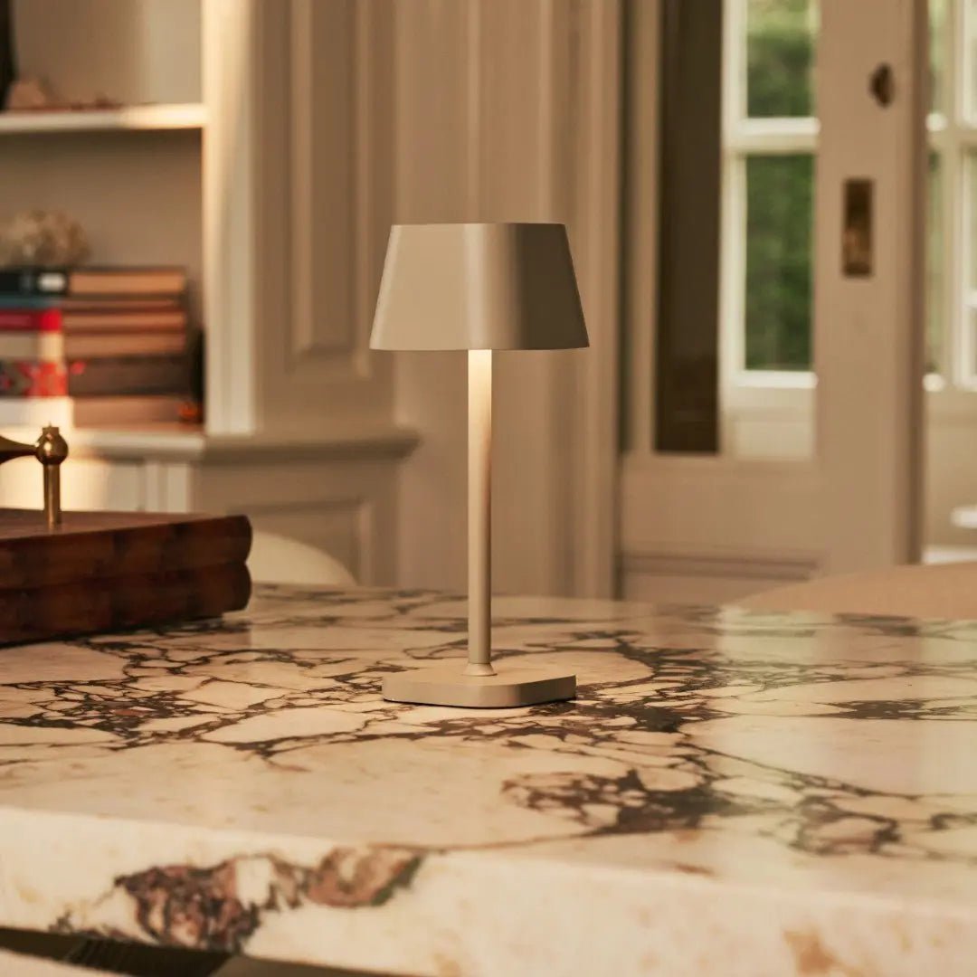 Ava Shadow Gray - Oplaadbare tafellamp | Stijlvol, draadloos en dimbaar