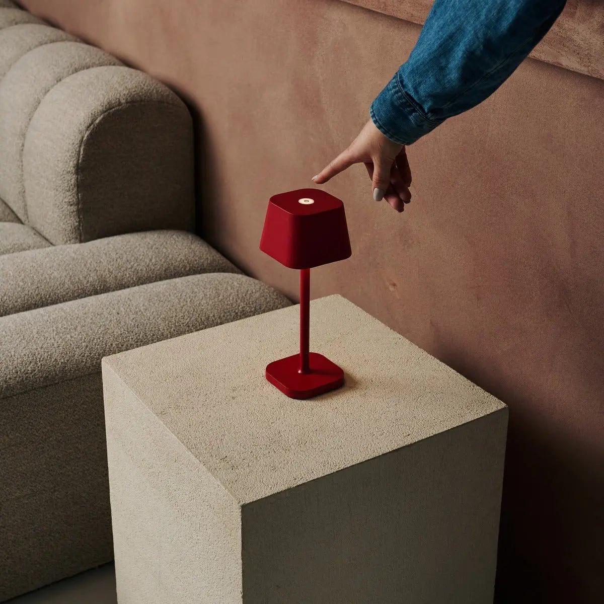 Ava Berry Rode Oplaadbare Tafellamp | Stijlvol, draadloos en dimbaar