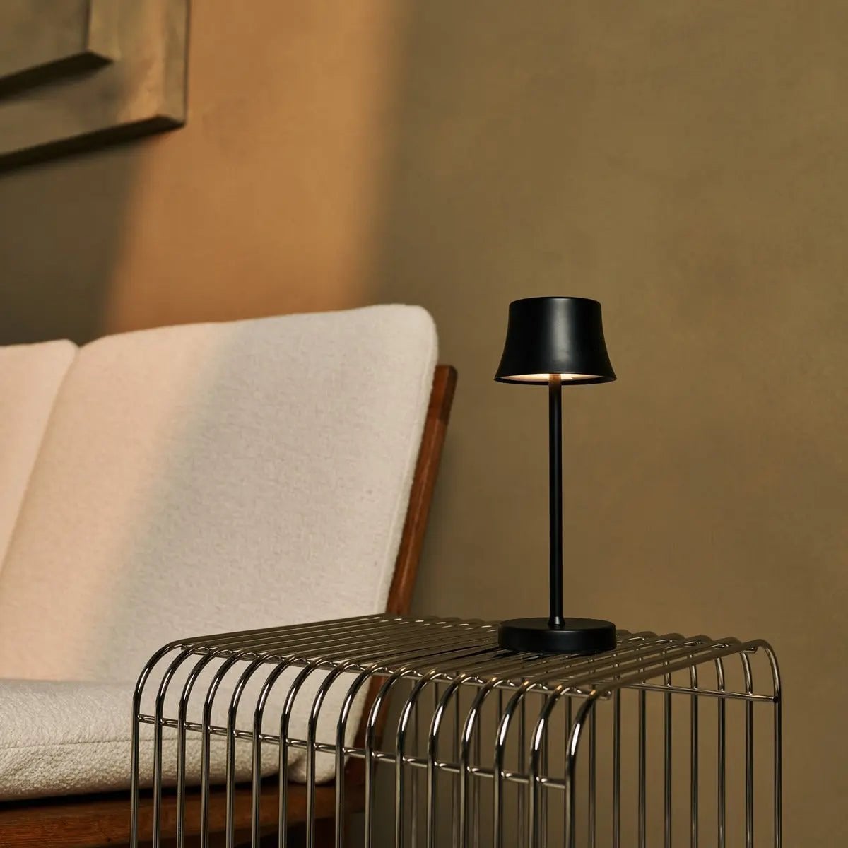 Combiset Professioneel | 4 x De Pijp Mini Midnight Black oplaadbare tafellampen en 1 x Amstel laadstation