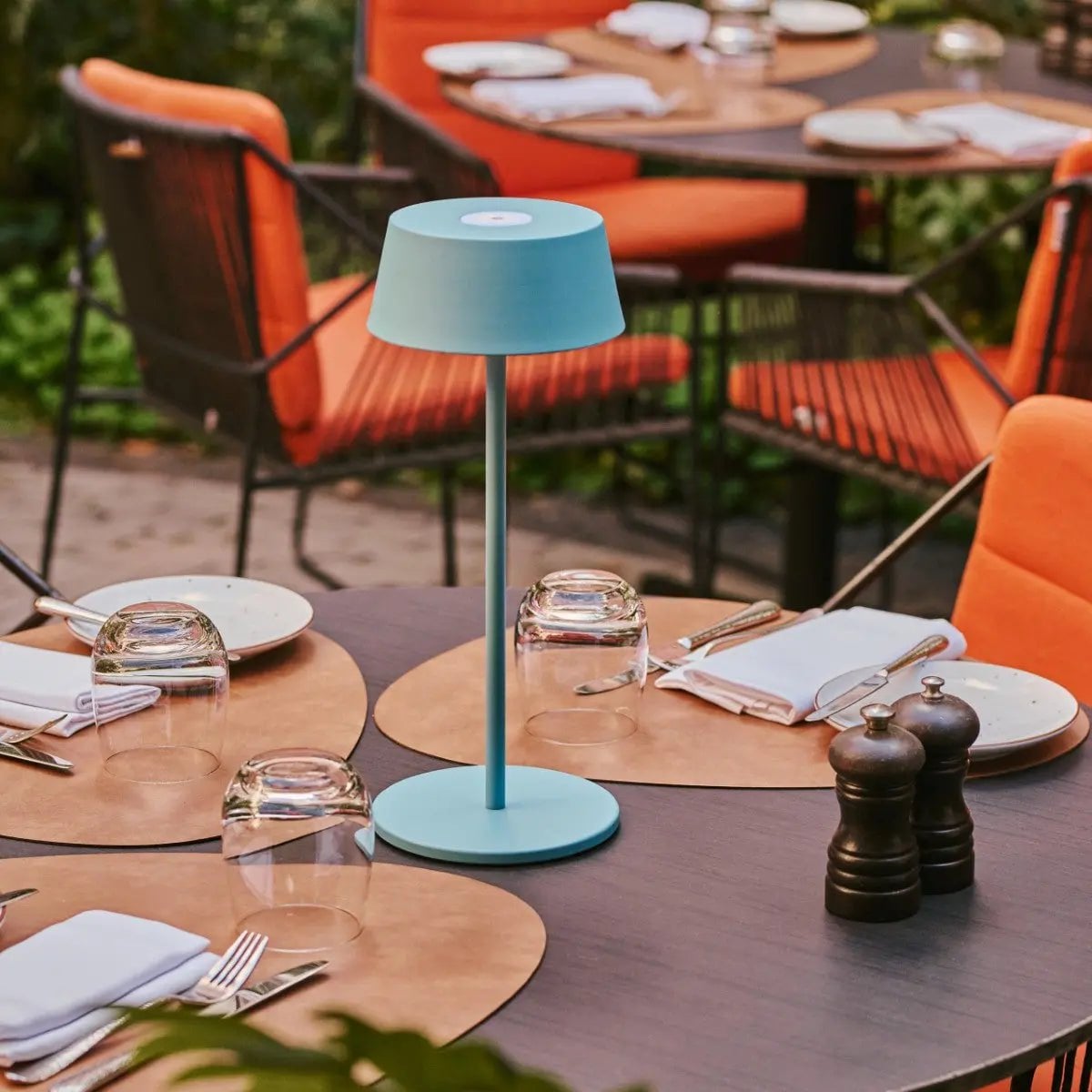 Hugo Amsterdams Blauwe Oplaadbare Ijzeren Tafellamp | Dimbaar, stijlvol en draadloos