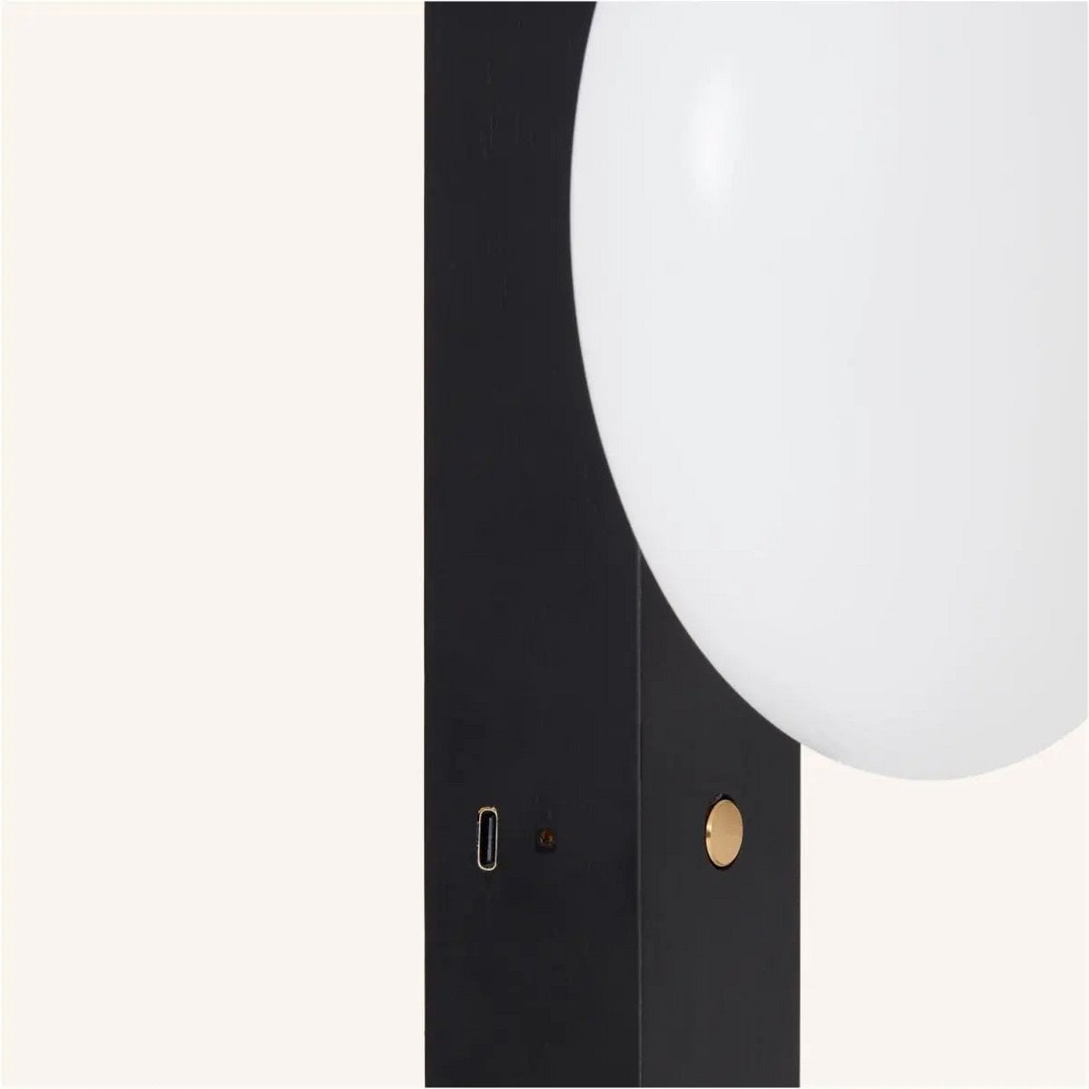 Matthew Black draadloze houten wandlamp – Oplaadbaar en dimbaar